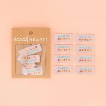 Made by Auntie Woven Labels – Sarah Hearts Webetiketten – Premium Woven Labels – Tied with a Ribbon Limited Edition Kostenfreie Lieferung