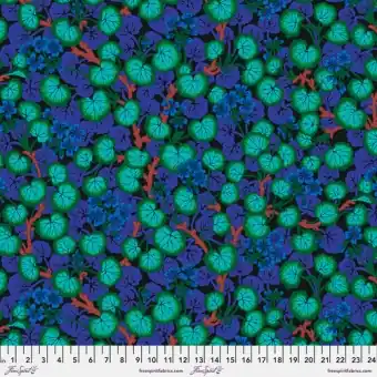Preiswert Dark Climbing Geraniums Blumenstoff – Kaffe Fassett Collective Designerstoffe – Philip Jacobs Patchworkstoff Meterware