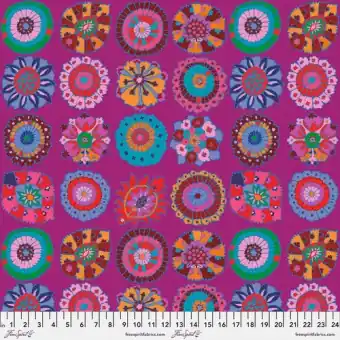 Magenta Carpet Cookies Blumenstoff – Kaffe Fassett Collective Designerstoffe – Philip Jacobs Spring 2023 Patchworkstoff Nur Heute