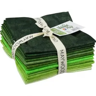 Finale Aktion 10 FQ Shadow Play Greens – Maywood Studios Fat Quarter Paket Grüntöne