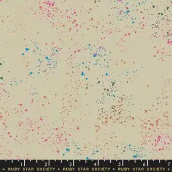 Speckled Khaki – Cremefarbener Ruby Star Society Basicstoff – Rashida Coleman Hale Designerstoff mit Metallic Akzenten Mengenrabatt