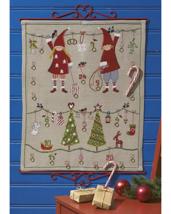 Heißes Angebot Stickpackung Kalender Wichtel und Tannen