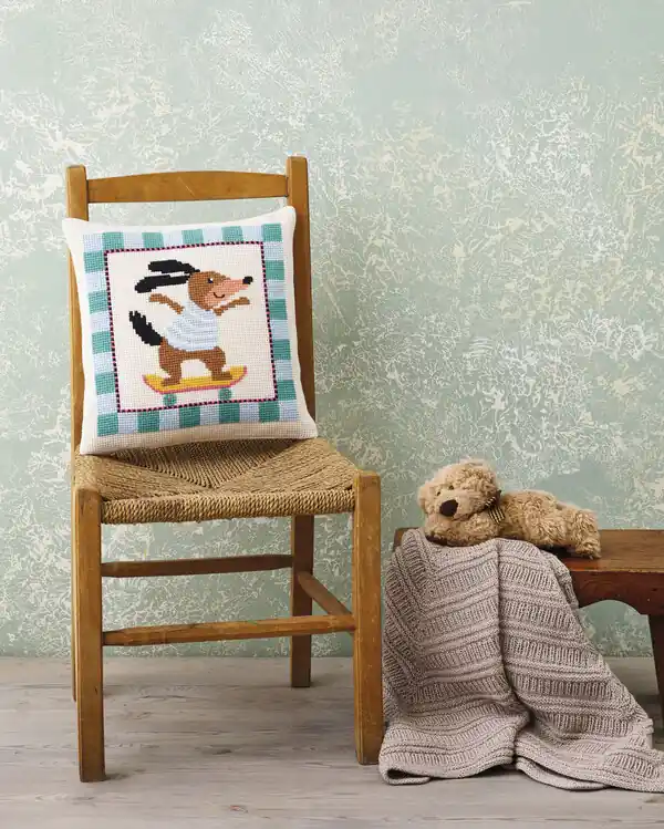 Stickpackung Kissen Hund auf Skateboard Must-Have