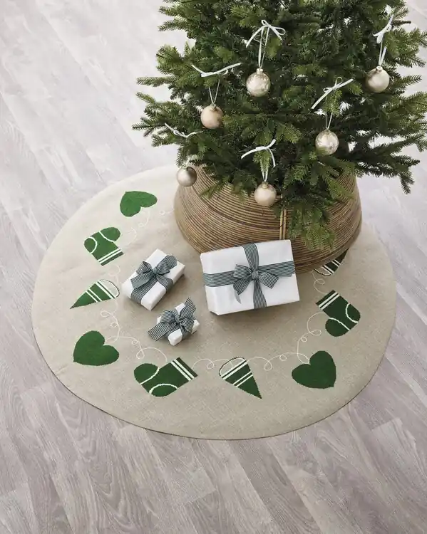 Stickpackung Tannenbaumdecke Herzen Neue Ware