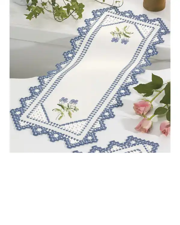 Kostenloser Rückversand Stickpackung Läufer Hardanger Blaue Veilchen