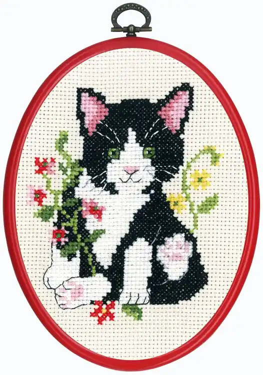 Flexibild Schwarzes Kätzchen Ab Werk