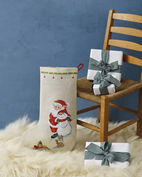 Im Trend Stickpackung Weihnachtsstrumpf Weihnachtsmann und Schneemann
