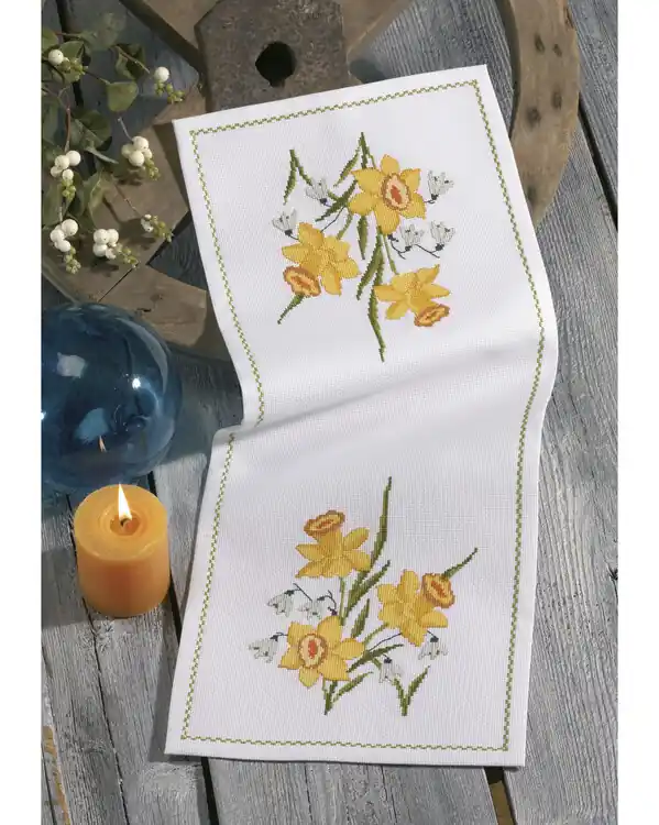 Exklusiv Stickpackung Tischläufer Narzissen