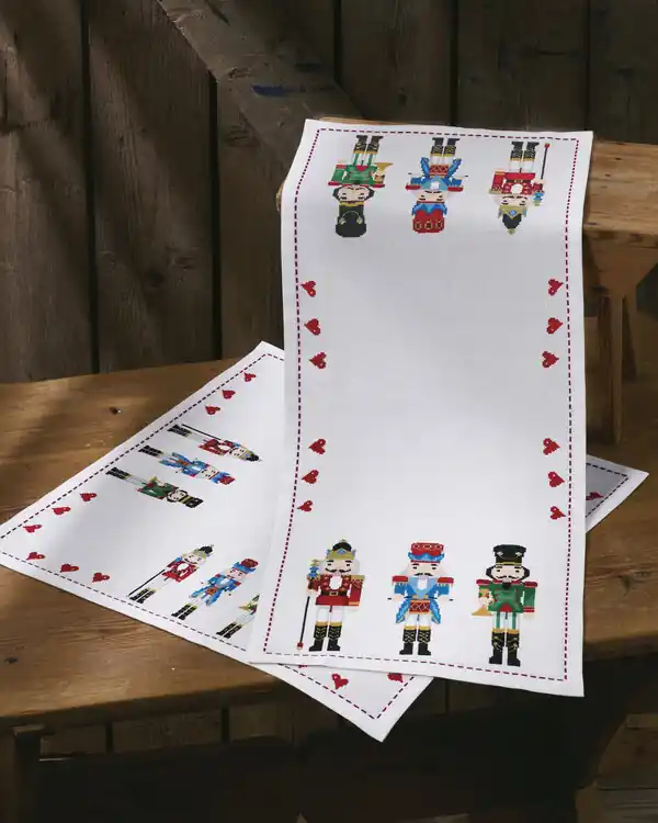 Handgefertigt Stickpackung Läufer Nussknacker