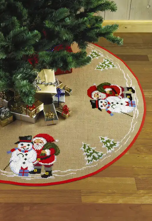 Top-Qualität Stickpackung Tannenbaumdecke Weihnachtsmann und Schneemann
