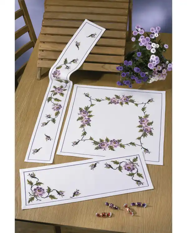 Stickpackung Tischläufer Lila Rosen Mengenrabatt