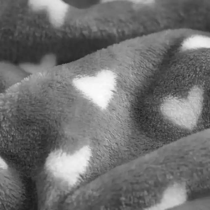 Fleece-Stoff Herzen grau Top-Qualität