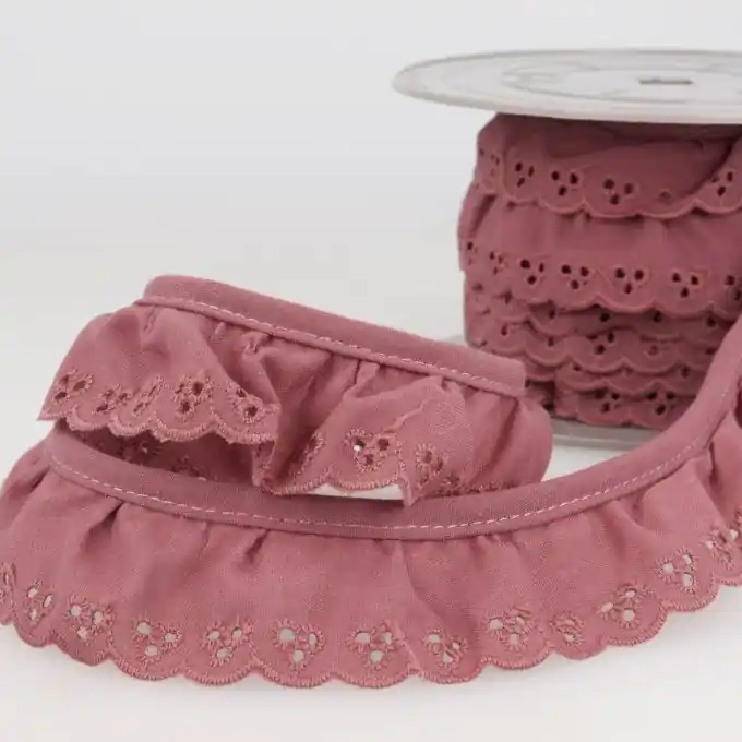 Band mit englischen Stickereien 34mm Altrosa Großhandel