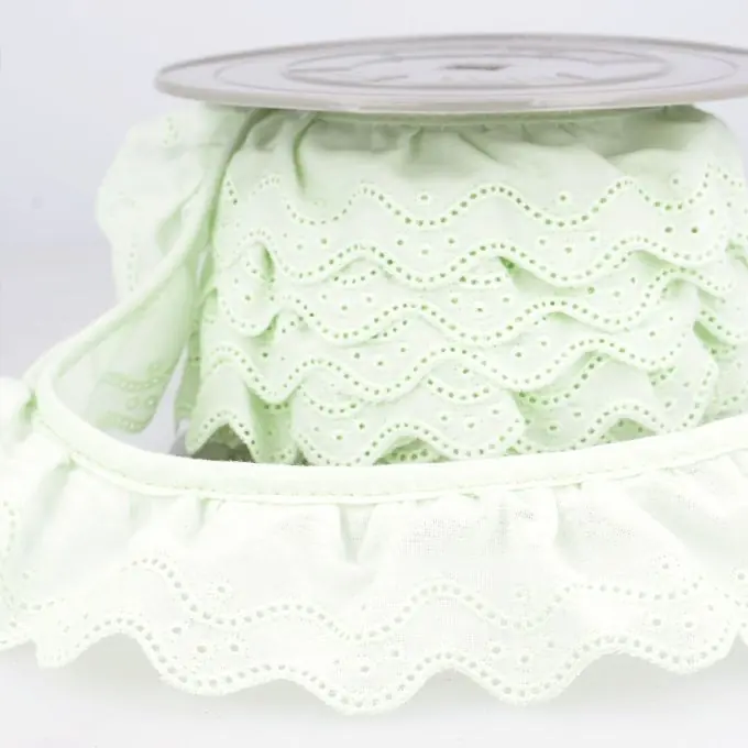 Mega-Angebot Geraffte Broderie Anglaise Wellen Mandelgrün 46mm