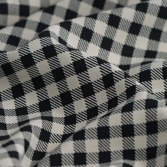 Kreppstoff Polyester recycelt Karos Ecru/Schwarz Must-Have