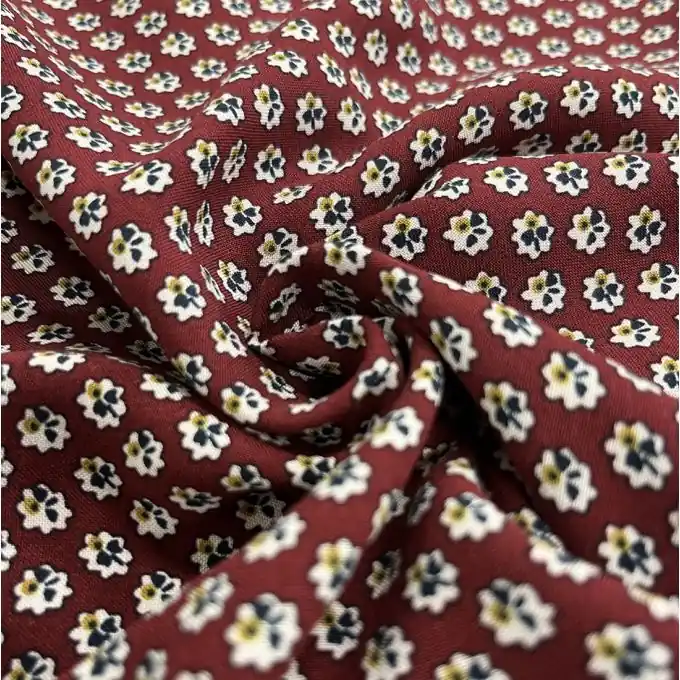 Viskose-Popeline-Stoff mit bordeauxfarbenen Blumenmedaillons Beliebt