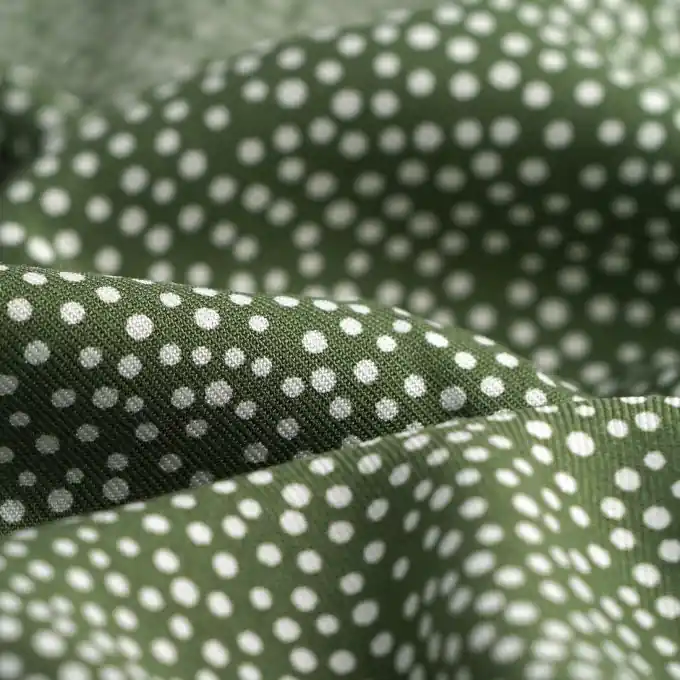 Finale Aktion Twill-Viskose unterschiedliche Punkte grün
