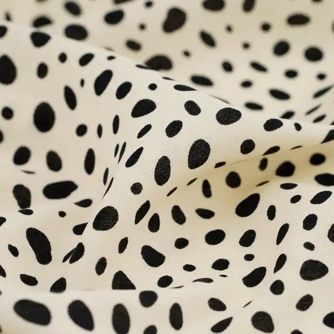 Stoff aus Ecovero Viskose Popeline beige mit Punkten Großhandel