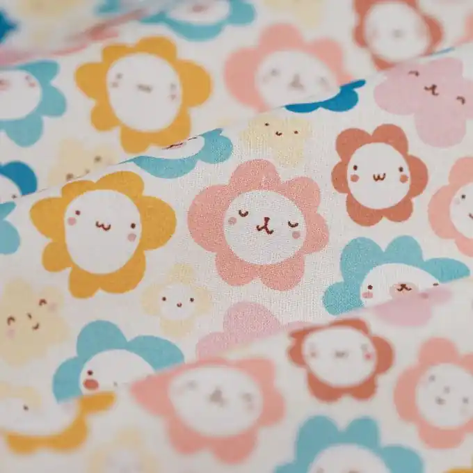 Bestseller Baumwoll-Popeline-Stoff mit lächelnden weißen Blumen