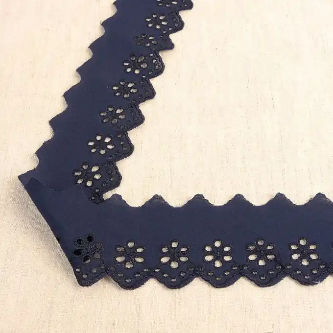 Band mit Stickereien Blumen Marineblau 50mm Ab Werk