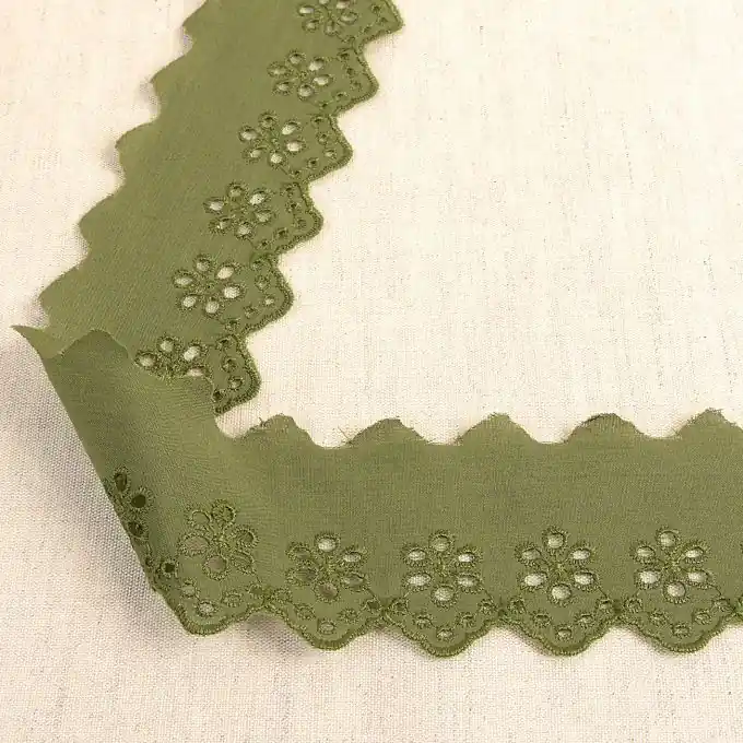 Band mit Stickereien Blumen Olivgrün 50mm Top-Qualität