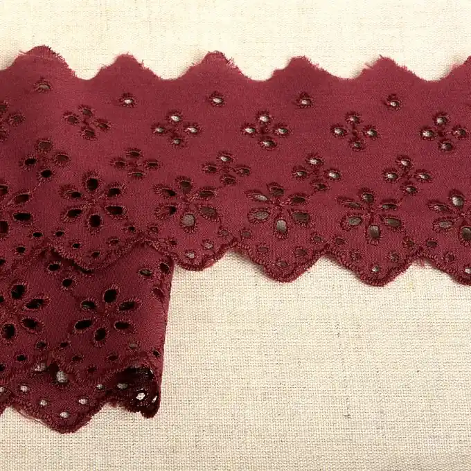 Band mit Stickereien Blumen 63mm Weinrot Billig