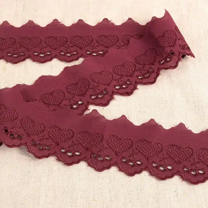 Band Stickereien Herzen/Sterne 50mm Weinrot Großhandel