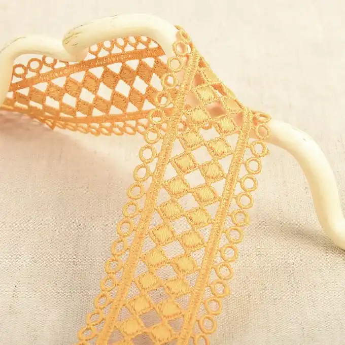 Guipure-Band geometrisch gemustert Senfgelb 42mm Preisreduziert