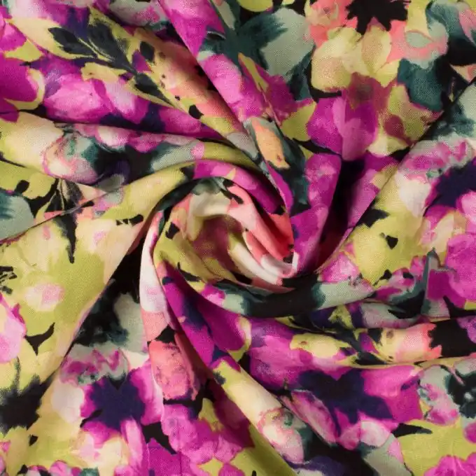 Viskose-Popeline Rose Fuchsia mit Blumenmuster 145cm Super-Preis