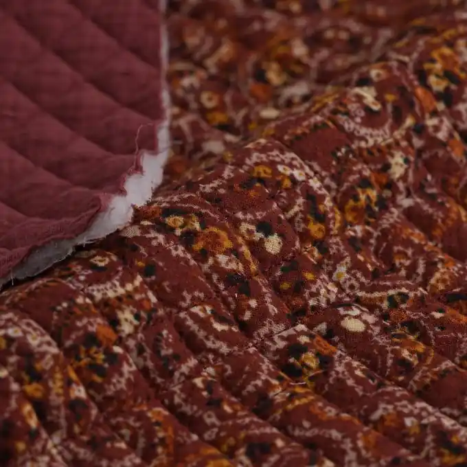 Jetzt Kaufen Doppelt gewebter, gesteppter Bandana-Stoff in Weinrot