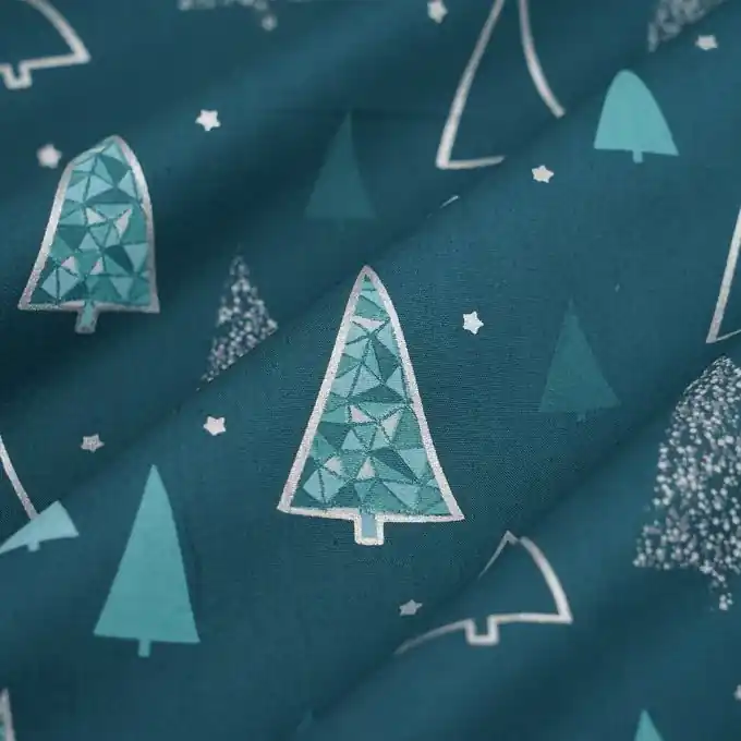 Weihnachtsstoff Origami Tannenbäume saphirblau Markenprodukt