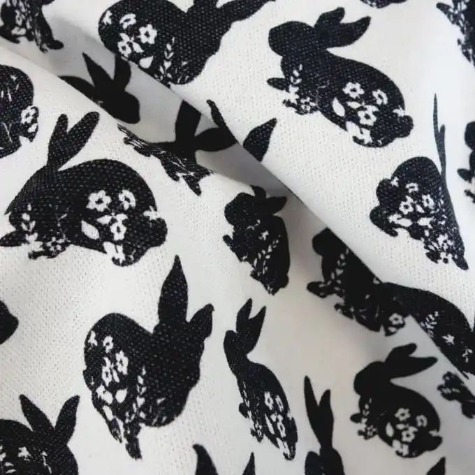 Nur Für Kurze Zeit Dekostoff Baumwolle Weiß Hasen Blumen Schwarz