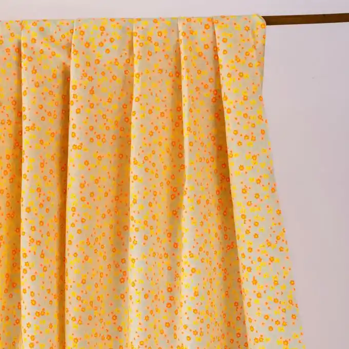 Baumwollstoff Flower Power Weiß – Petit Pan Sonderangebot