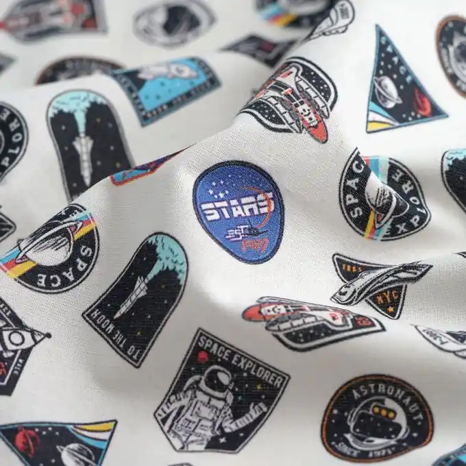 Cretonne Space Invasion Weiß Weltweiter Versand