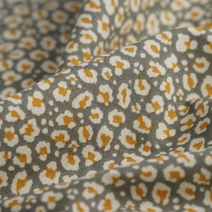 Mengenrabatt Cretonne Blumen Leopard Grün