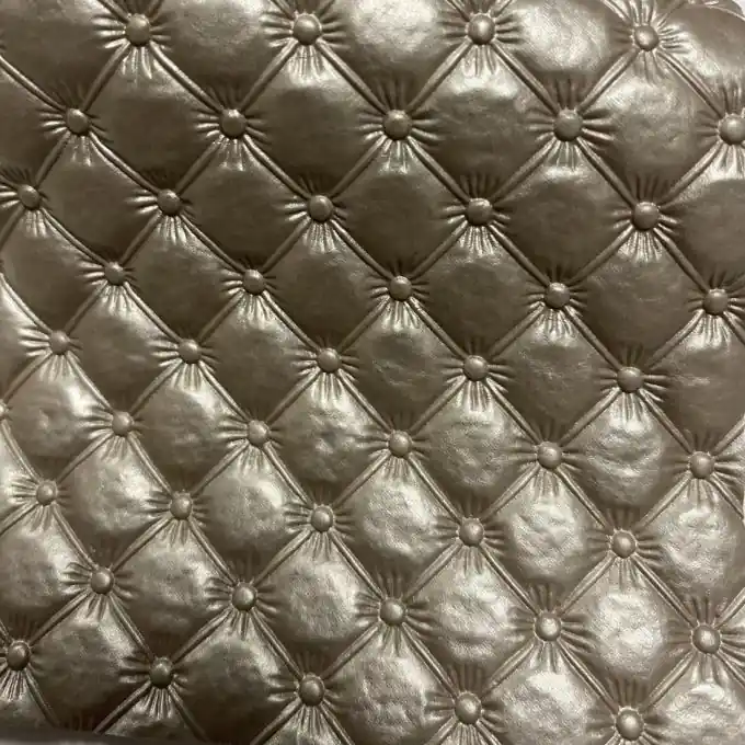 Gratis Versand Kunstleder Sitzqualität Taupe 140cm Mini-Diamant-Effekt