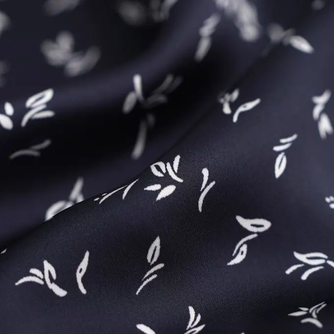 Stoff aus recyceltem Satin-Polyester in Nachtblatt-Optik Sichere Zahlung