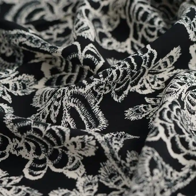 Finale Aktion Viskose-Popeline Blumen schwarz weiß