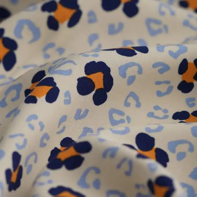 Finale Aktion Viskose-Popeline Leoparden- / Blumenmuster beige