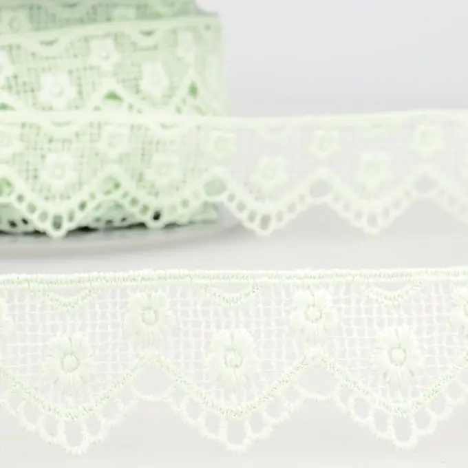 Hochwertig Band aus Guipurespitze Blumen grau-grün 30 mm