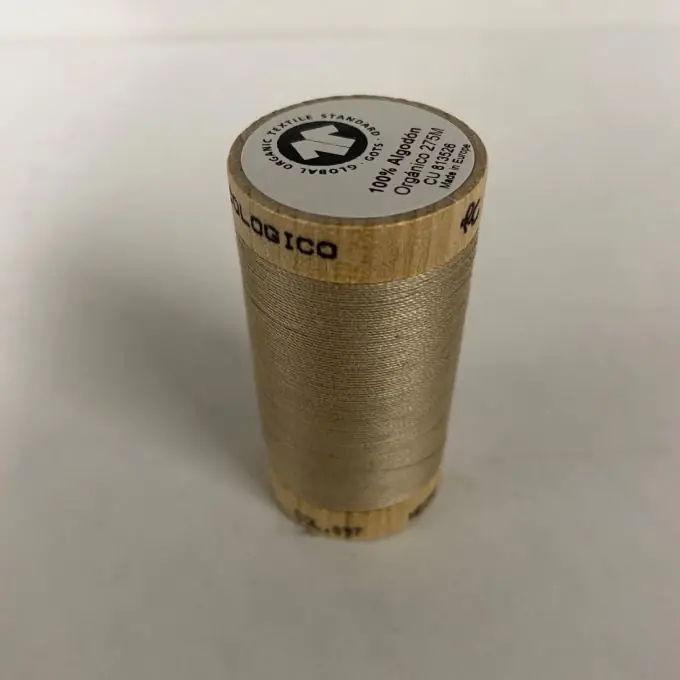 Billig Bio-Baumwollnähgarn in Taupe