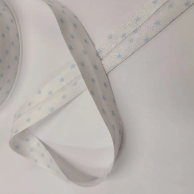 Jetzt Kaufen Schrägband aus Baumwolle weiß mit blauen Sternen