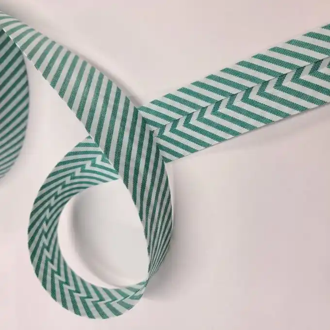 Im Trend Schrägband mit Streifen 30 mm grün