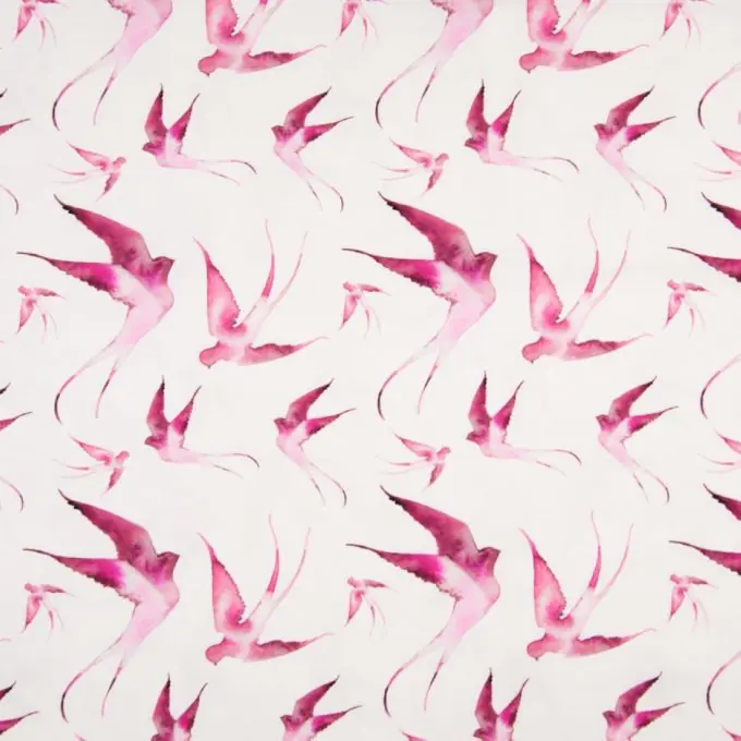 Neue Kollektion Bio-Baumwolljersey mit frischem Geometrie-Print