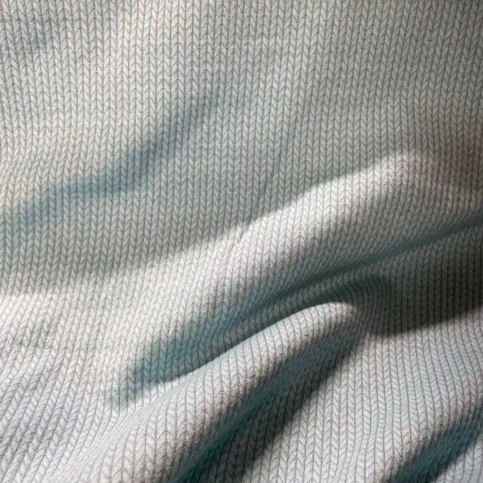 Bio-Baumwolljacquard mit geometrischem Muster in Himmelblau – Ideal für Bekleidungsprojekte Kracherpreis