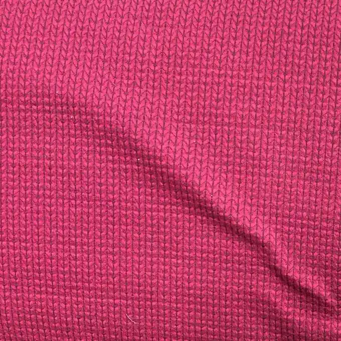 Bio-Jacquard mit geometrischem Print in Rot – Albstoffe Must-Have