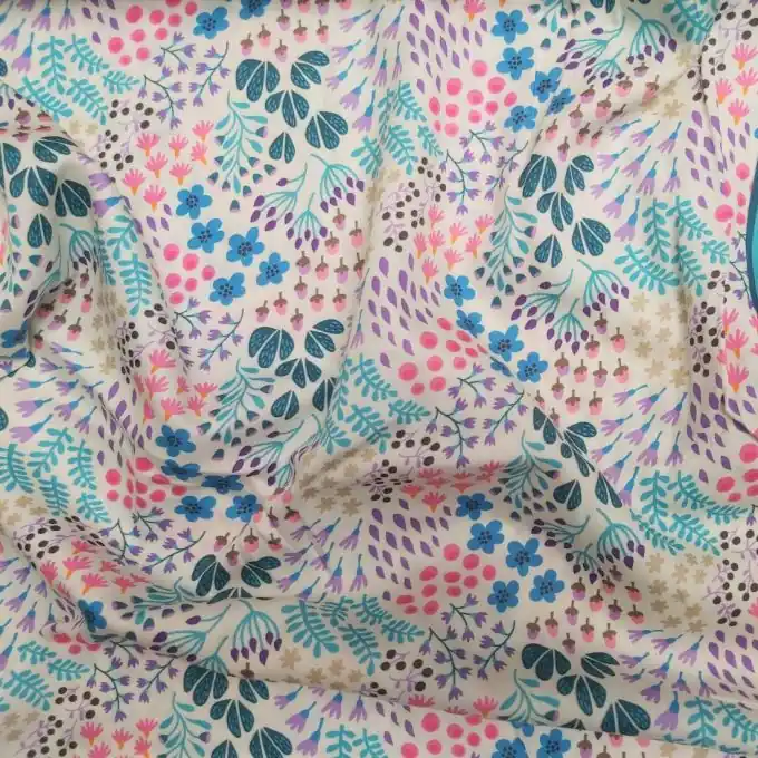 Finale Aktion Albstoffe Jersey mit Blumenmuster in Ecru