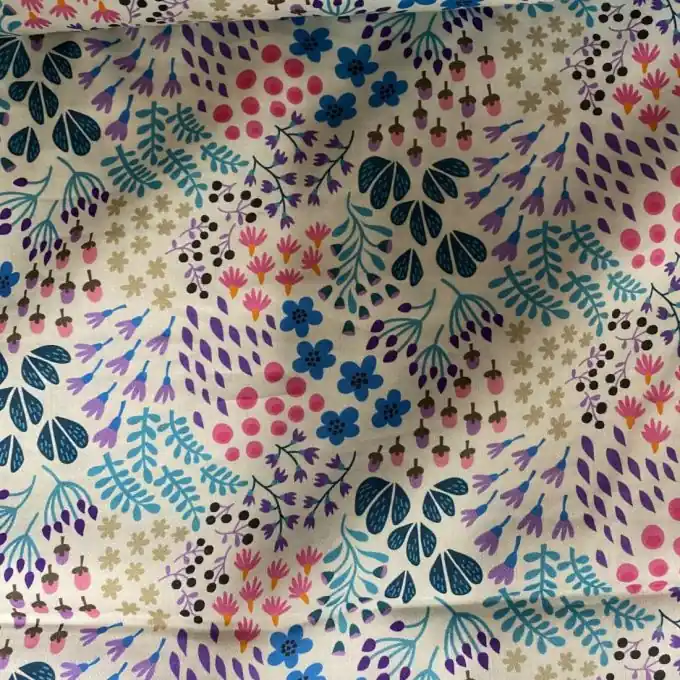 Bio-Satin mit Blumenmuster für Bekleidung – Albstoffe Saisonangebot