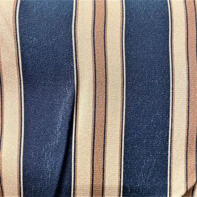 Zeitloser gestreifter Viskosestoff für Oberteile oder Hemden Premium