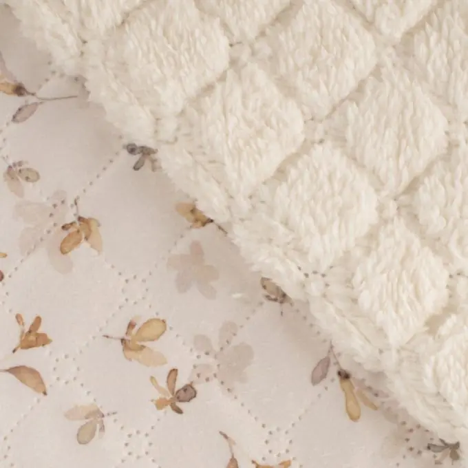 Steppstoff Blumen Beige weiche Rückseite Markenprodukt